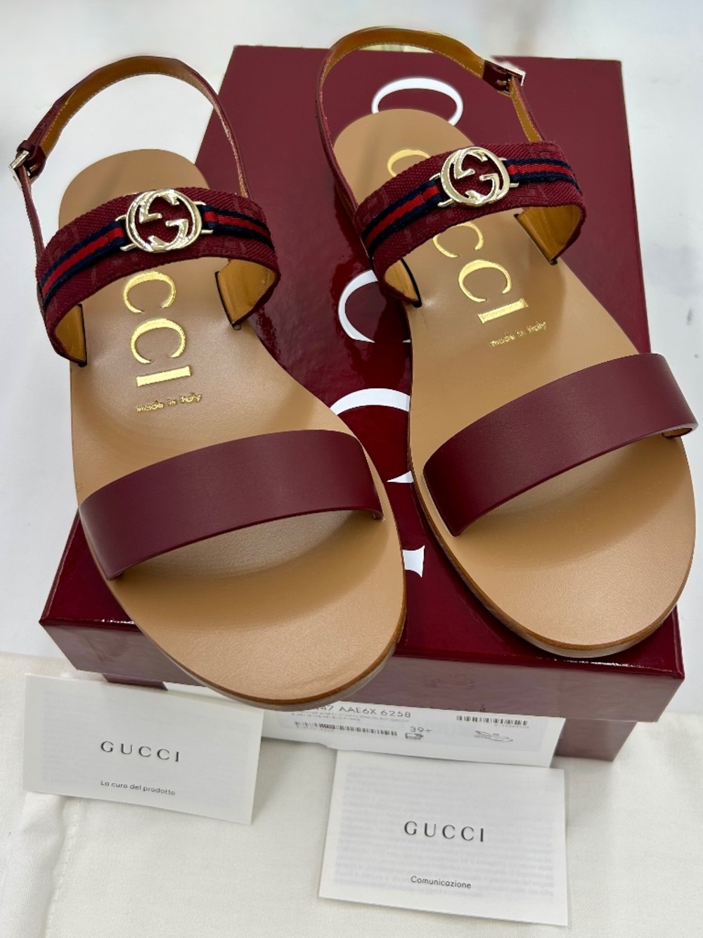 Women’s Gucci Interlocking G Web Stripe Leather Sandals. Size 39.5.